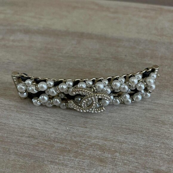 Chanel Pearl Hair Barrette - Picture 2 of 6